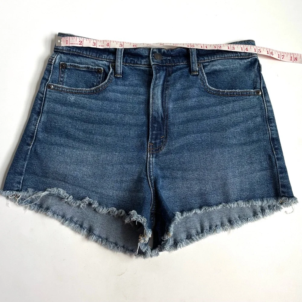 Abercrombie & Fitch The Mom High Rise Blue Denim Jean Shorts Frayed Hem Sz 29/8